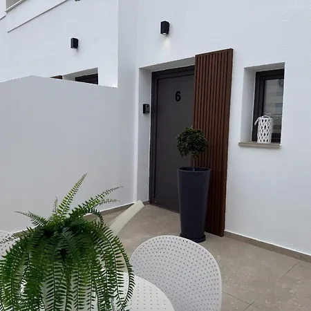 Acalyptos Lux شقة *